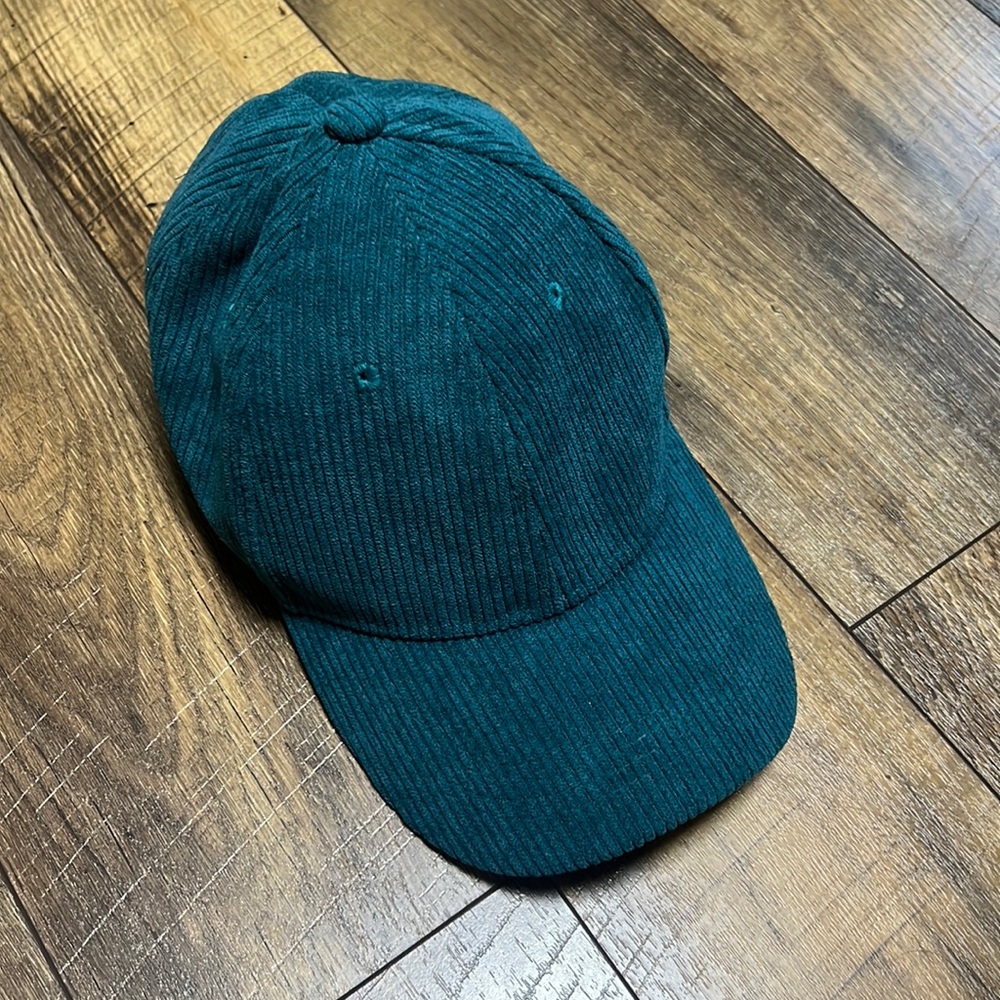 Adjustable trucker hat